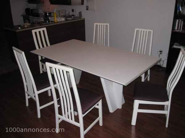 Grande table, 6 chaises et un buffet